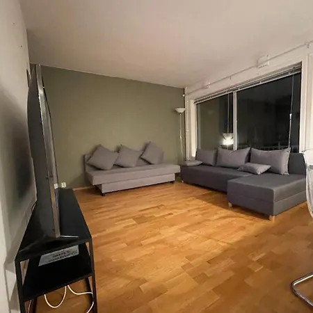 Center R9 3 Bedrooms